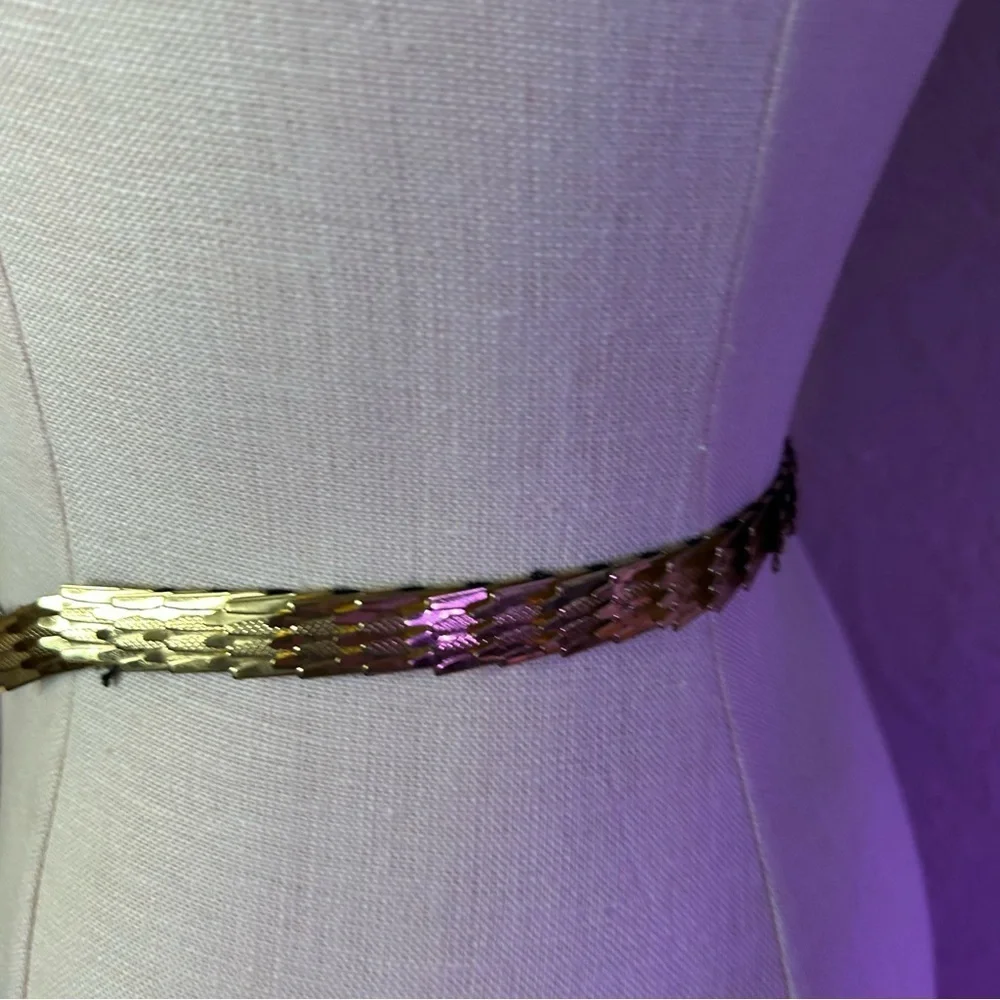Elegant Gold and Black Women's Belt vintage 27” stretch belt